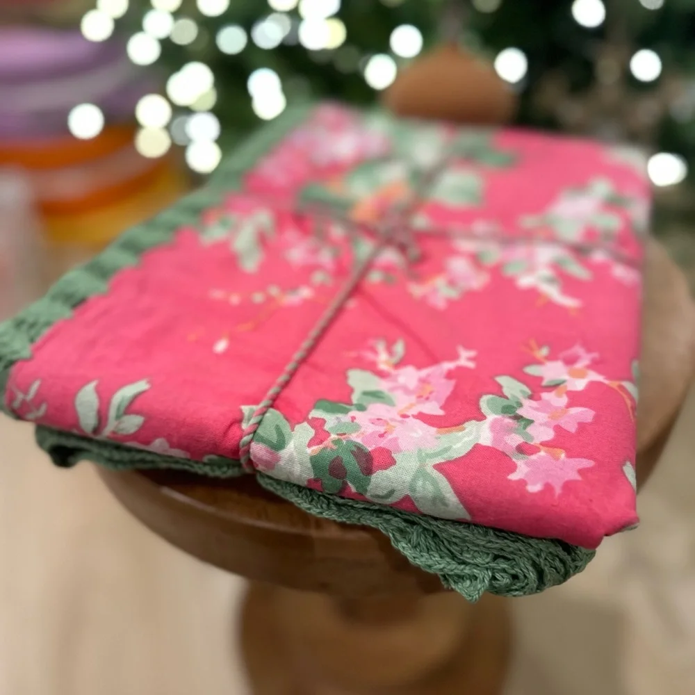 April Cornell spring Cottage rose table cover cloth 60 X 60 embroidered green